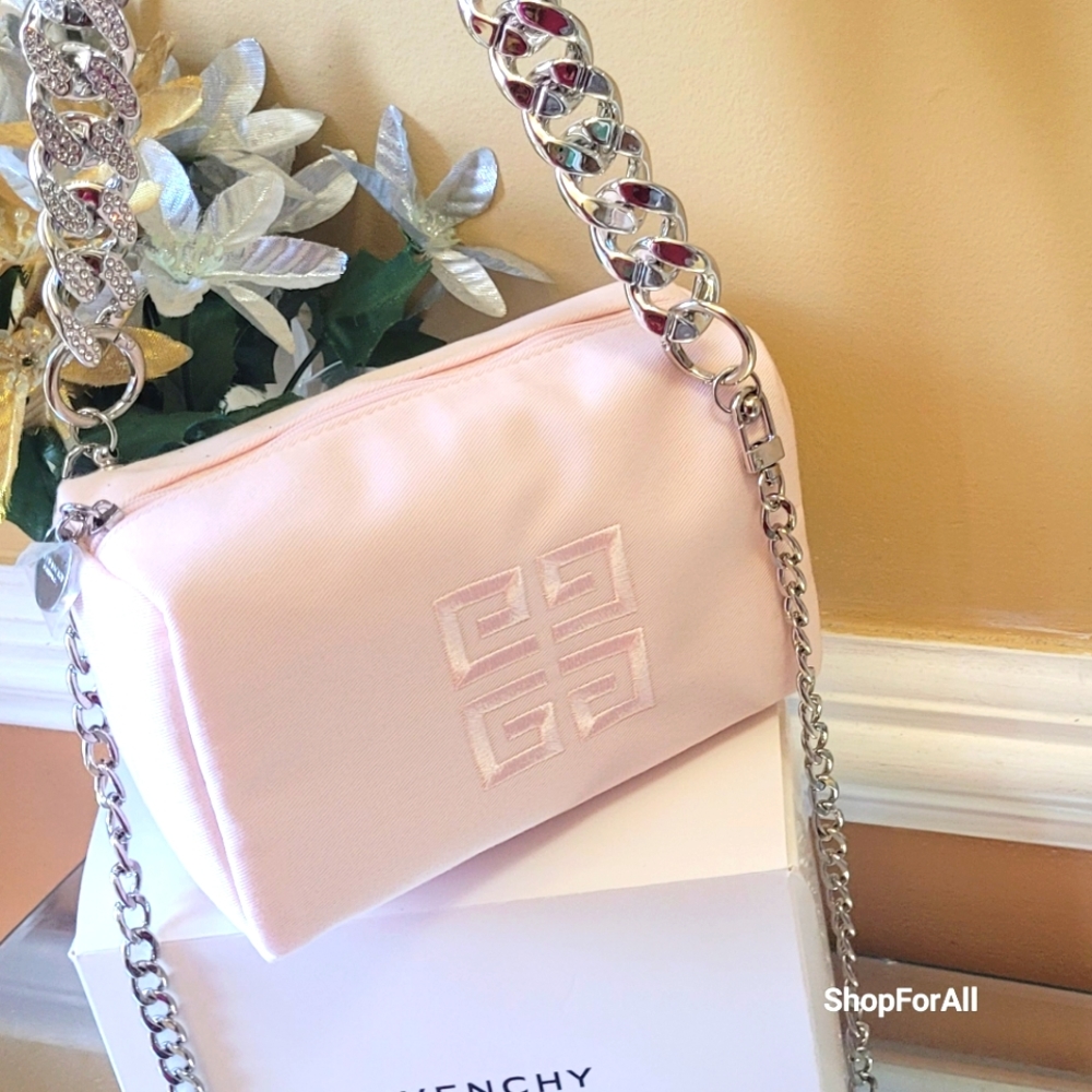 Givenchy - Picture 2 of 13